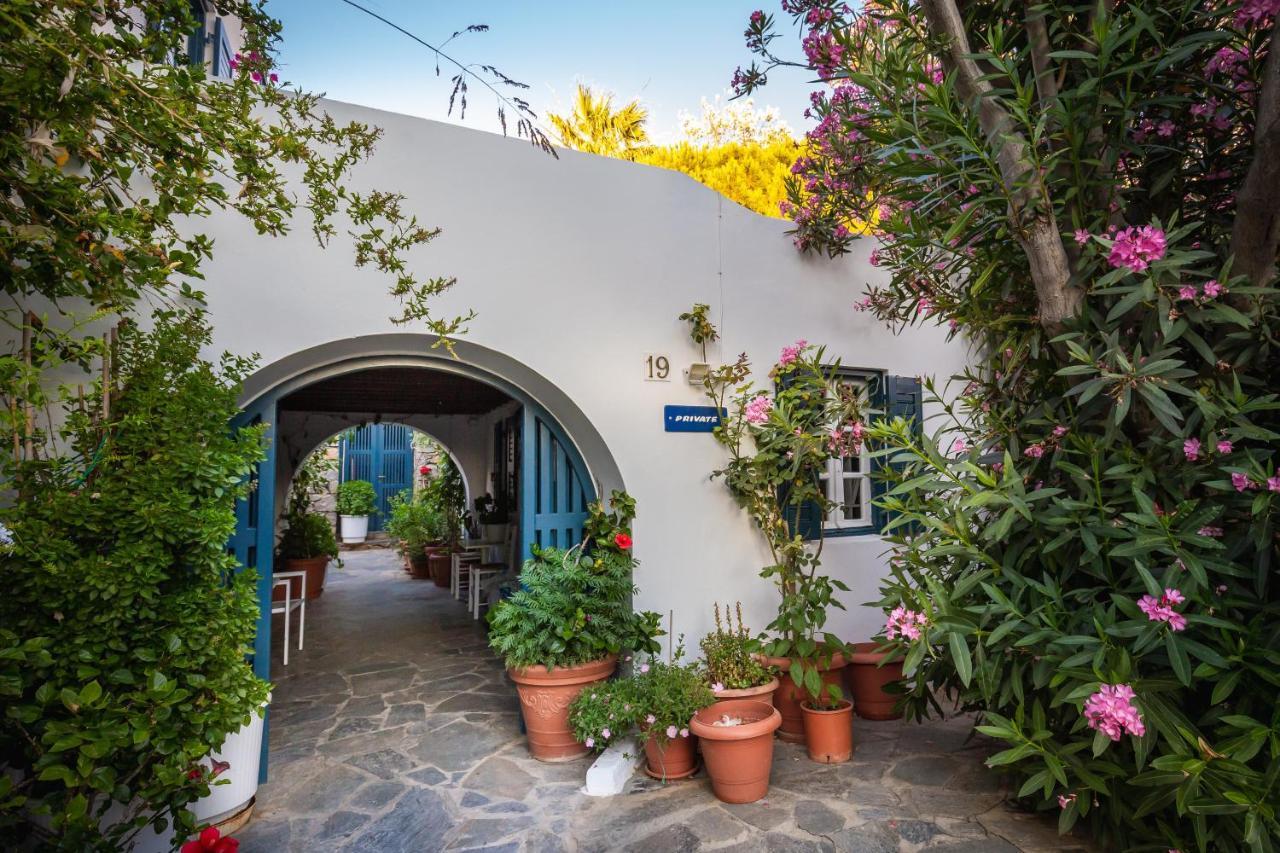 Callisti Mykonos Town With Pool View And Calypso Upper Floor With Sea View Kültér fotó